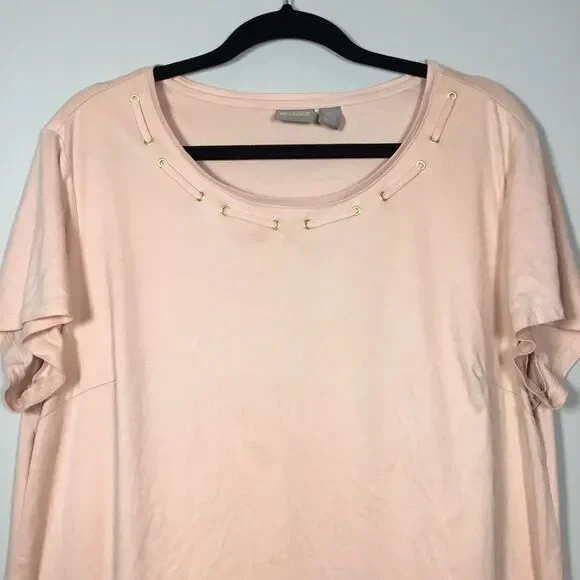 Chicos pink faux suede vegan short sleeve round neck with gold tone detail sz L - Picture 2 of 7